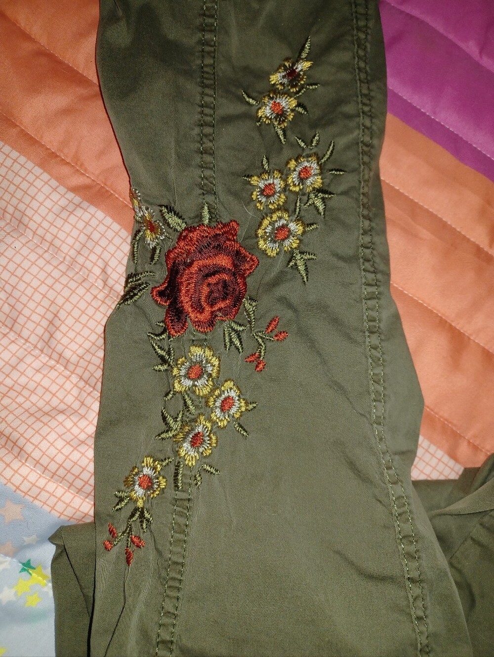 NWT New Gorgeous Sonoma Size 14 Olive Capris With Embroidered Floral Design - Picture 3 of 10